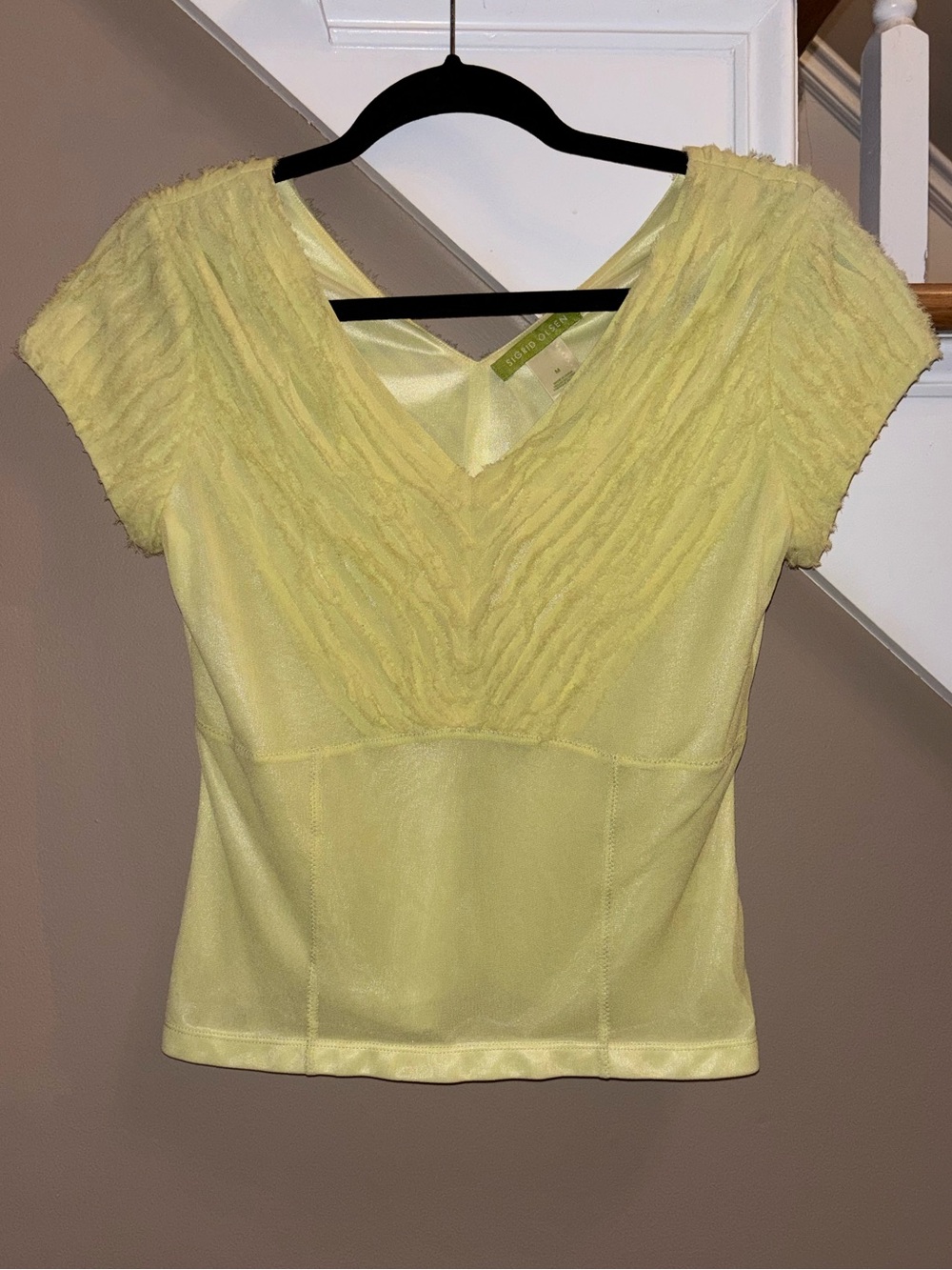 Sigrid Olson 100% Silk Y2K Chartreuse V Neck Blouse Top size Medium